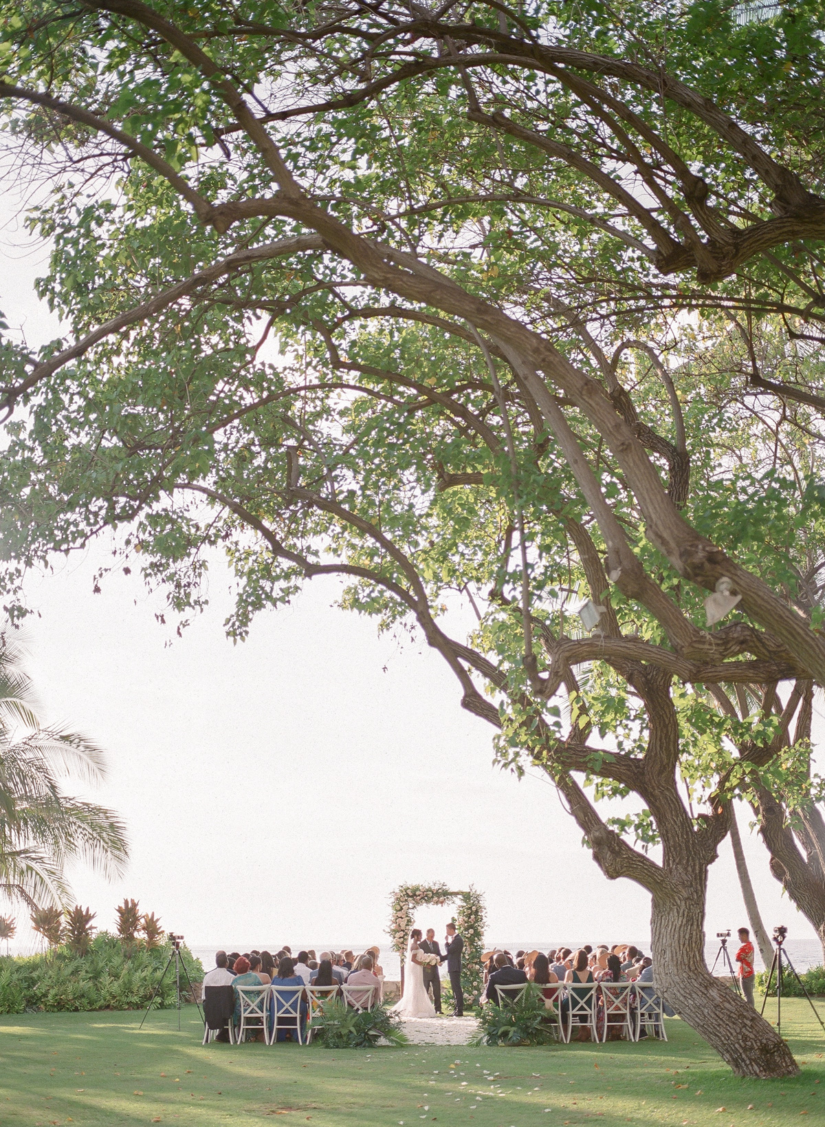 romantic hawaii destination wedding