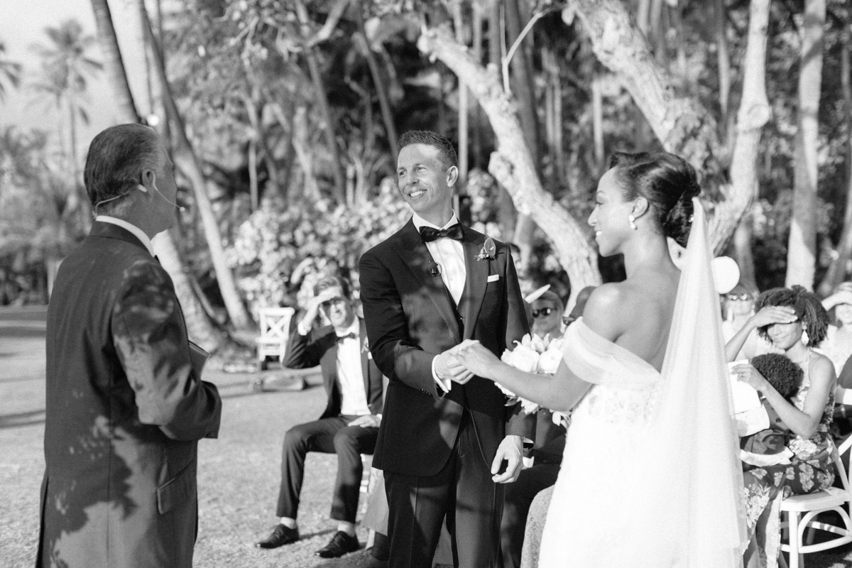 candid hawaii destination wedding